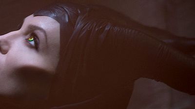 image de la news Angelina Jolie plus "Maléfique" que jamais dans le teaser du film de Robert Stromberg 