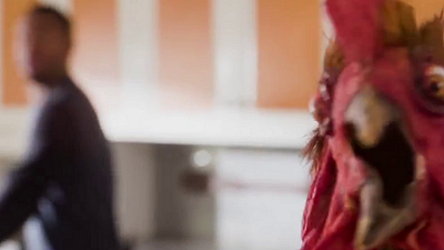 image de la news "A Haunted House 2" : Marlon Wayans, Jigsaw et... une poule ! [VIDEO]