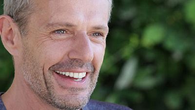 image de la news Teaser Barbecue : Lambert Wilson visite une abbaye à contrecoeur