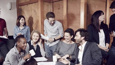image de la news Broadchurch : le casting de la saison 2 prend la pose