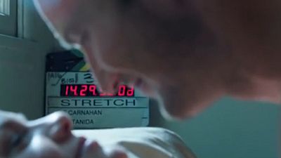 image de la news Stretch : dans les coulisses d'une scène d'amour avec Joe Carnahan