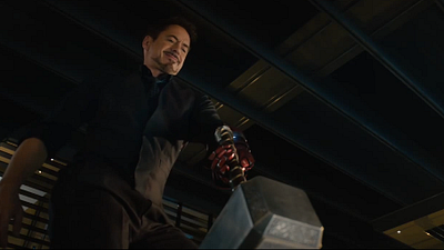 image de la news Extrait Avengers 2: Iron Man arrivera-t-il à soulever le marteau de Thor ?