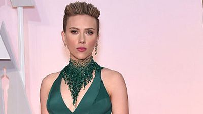 image de la news Scarlett Johansson, chanteuse dans le girls band The Singles : écoutez le titre Candy !