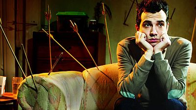 image de la news Man Seeking Woman renouvelée : la série la plus barrée de la saison de retour en 2016