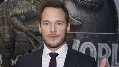 image de la news Jurassic World : quand Chris Pratt et sa figurine Lego visitent Paris