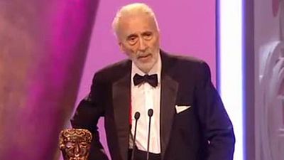 image de la news Quand Christopher Lee recevait un BAFTA d'honneur des mains de Tim Burton...