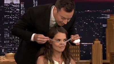 image de la news Katie Holmes est scotchée par Jimmy Fallon !
