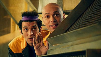 image de la news La Tour 2 Contrôle Infernale : Eric & Ramzy et la choucroute de Marina Foïs se dévoilent sur l'affiche et les photos