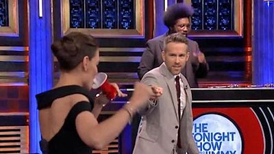 image de la news Deadpool se fait humilier par Katie Holmes dans un jeu à boire !