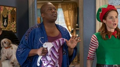 image de la news Unbreakable Kimmy Schmidt : Les personnages se la jouent Fashion Week dans un teaser coloré
