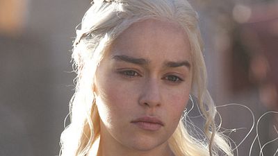 image de la news Game of Thrones saison 6 : Emilia Clarke assume sa scène de l'épisode 4