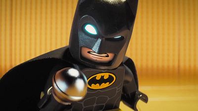 image de la news Comic-Con 2016 : Batman tease la venue du "plus beau super-héros de tous les temps"