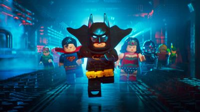 Comic-Con 2016 : Batman se prépare sur l'affiche de sa grande aventure Lego