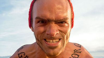 image de la news Qui est Alban Lenoir alias le surfeur Gregor d'Hossegor dans Brice 3 ?