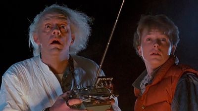 image de la news Retour vers le futur sur TMC : saviez-vous que la machine à voyager dans le temps devait être un frigo ? 4 autres anecdotes à découvrir !