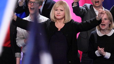 image de la news Chez nous : Lucas Belvaux et Catherine Jacob réagissent aux attaques du FN