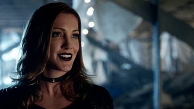 image de la news Arrow : Katie Cassidy de nouveau régulière dans la saison 6