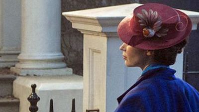 image de la news Mary Poppins : Emily Blunt et Lin-Manuel Miranda sont à vélo sur de nouvelles photos