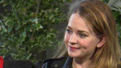 Britt Robertson (Girlboss) : "Il y a très peu de rôles aussi excitants que celui-là !"