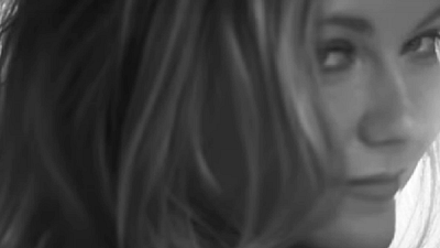 image de la news Sofia Coppola réunit Kirsten Dunst et Rashida Jones dans une pub Calvin Klein