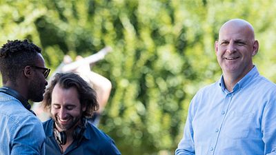 image de la news Juste un regard sur TF1 : la série qui "retourne votre cerveau" selon Harlan Coben