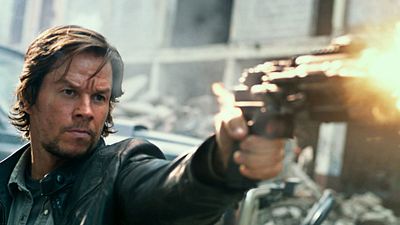 image de la news Mark Wahlberg prêt à remplacer Ben Affleck dans Triple Frontier ?