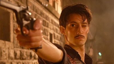 image de la news La Promesse de l’aube : Pierre Niney en Romain Gary dans une nouvelle bande-annonce épique et romanesque