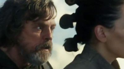 image de la news Star Wars - Les Derniers Jedi : Luke Skywalker appelle Rey à résister