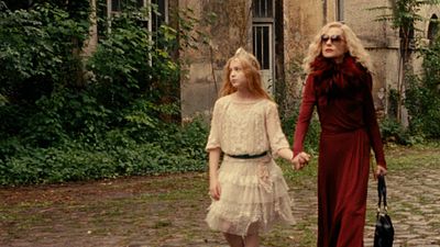 image de la news Isabelle Huppert retrouve Eva Ionesco pour Une jeunesse dorée