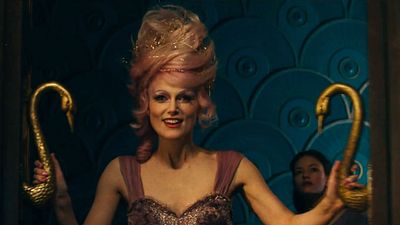 image de la news Bande-annonce Casse-Noisette et les quatre royaumes : Mackenzie Foy mène la danse dans un monde féerique