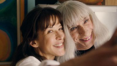 image de la news Bande-annonce Mme Mills : Pierre Richard se travestit pour arnaquer Sophie Marceau