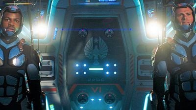 image de la news Nouvelle bande-annonce Pacific Rim 2 : John Boyega chef de guerre face à un titanesque Kaiju