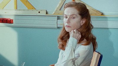 image de la news Bande-annonce Madame Hyde avec une Isabelle Huppert fantasque et électrique