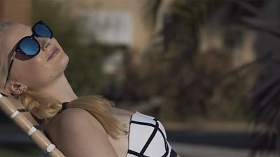 image de la news Sophie Turner de Game of Thrones en séductrice tatouée dans la bande-annonce de Josie