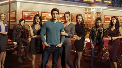 image de la news Riverdale : la série débarque sur Warner TV
