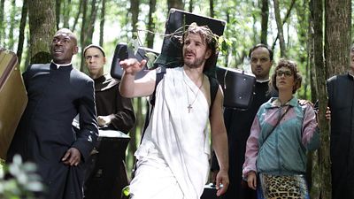 image de la news Michaël Youn en Jésus irrévérencieux dans la bande-annonce de Christ(off)