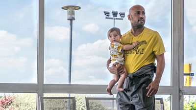 image de la news Bande-annonce Roulez jeunesse : Eric Judor se retrouve avec trois enfants sur les bras