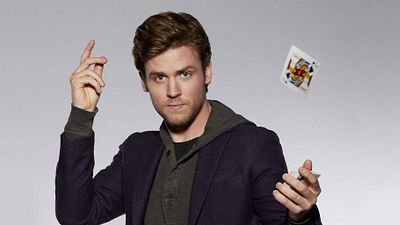 image de la news De Kingsman à Cameron Black : qui est Jack Cutmore-Scott, l'illusionniste de la nouvelle série de TF1 ?