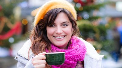 image de la news Un bébé pour Noël : que pense la presse du téléfilm de TF1 avec Laëtitia Milot et Maud Baecker ?