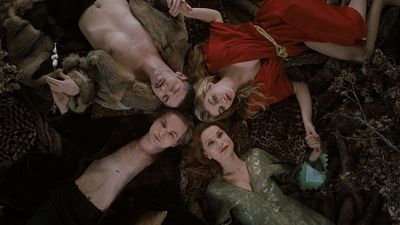 image de la news Bande-annonce Une jeunesse dorée : Isabelle Huppert et Melvil Poupaud en mentors décadents pour Eva Ionesco