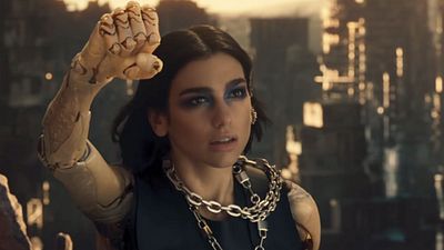 image de la news Alita Battle Angel : le clip de la chanson Swan Song interprétée par Dua Lipa