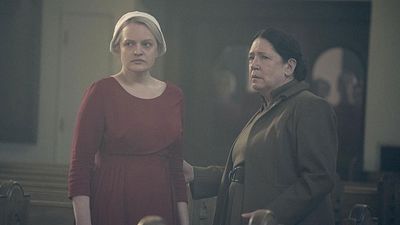 image de la news The Handmaid's Tale saison 3 : l'épisode 8 dévoilera le passé de Tante Lydia