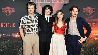 image de la news Stranger Things saison 3 : Finn Wolfhard, Joe Keery, Natalia Dyer et Charlie Heaton à l'avant-première