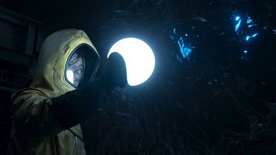 image de la news Dark saison 2 : on décrypte l'étrange générique de la série Netflix