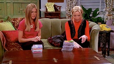 image de la news Friends : la table d'apothicaire de Rachel bientôt disponible à la vente