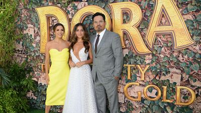 Avant-première Dora et la Cité perdue : Isabela Moner, Eva Longoria et Michael Peña sur le tapis vert