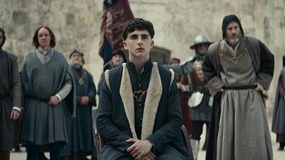 image de la news Le Roi - The King sur Netflix : 3 grosses erreurs historiques du film