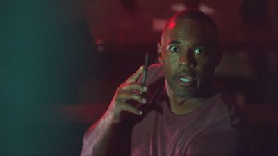 image de la news Grey's Anatomy saison 16 : la bande-annonce du crossover catastrophe avec Station 19