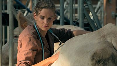 image de la news Les Vétos, Paris est à nous... qui est la pétillante Noémie Schmidt ?