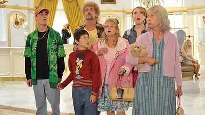 image de la news Les Tuche sur TF1 : avez-vous repéré Omar Sy et Kad Merad ?